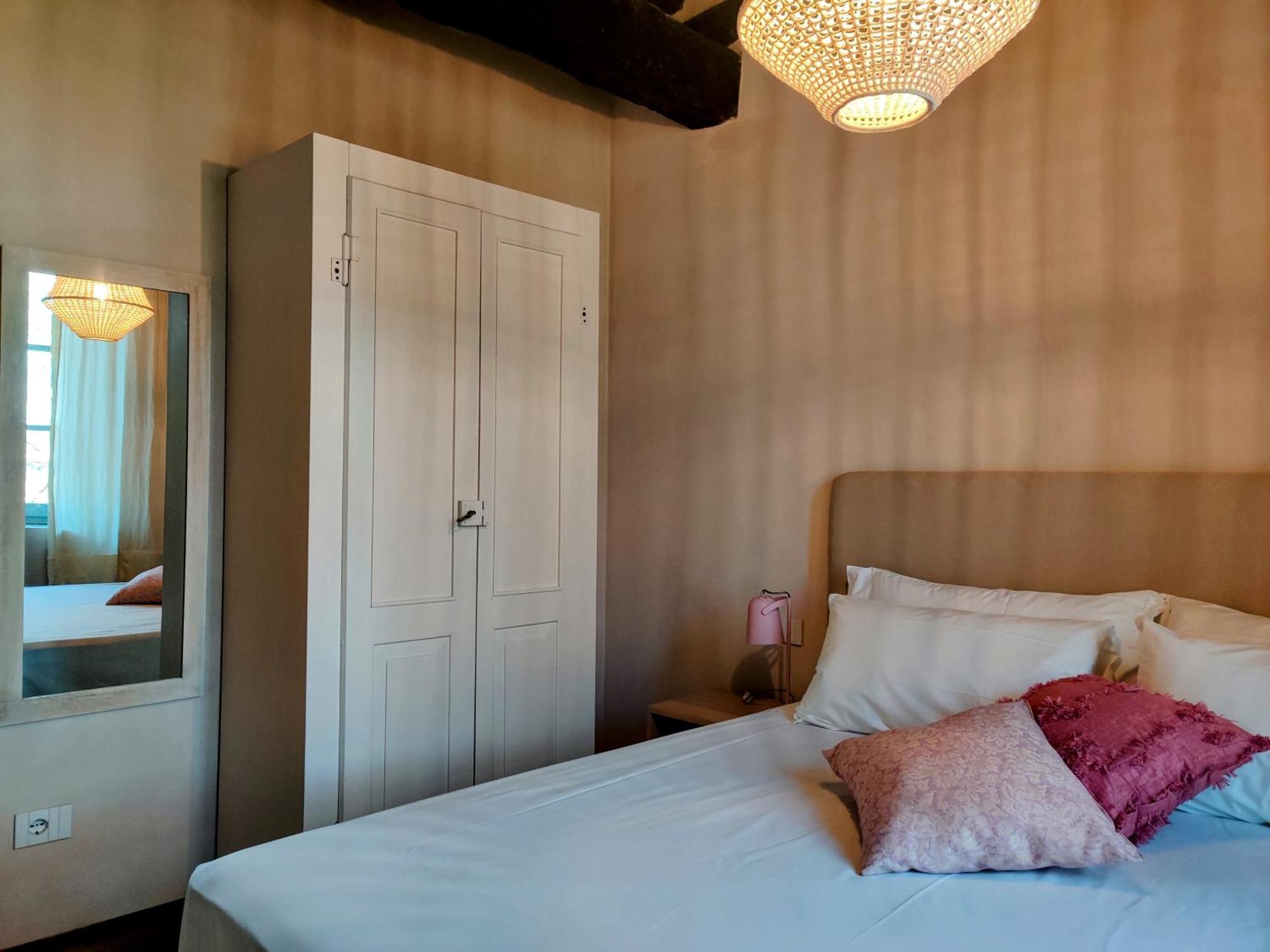 Dandelion Como Suites & Park Villa Guardia Стая снимка